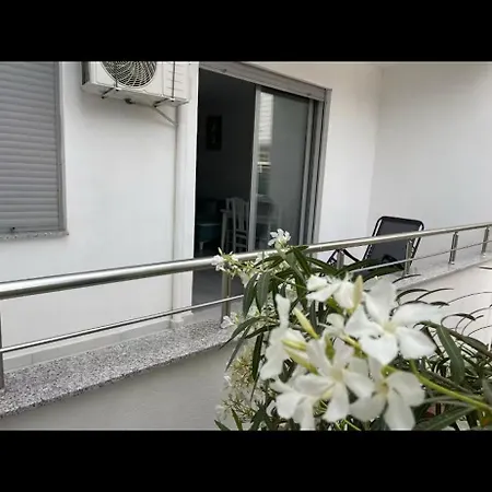 Apartment Comfy Durres *
